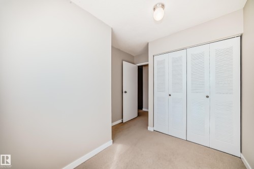 6 Woodvale Village, Edmonton, AB - Indoor Photo Showing Other Room
