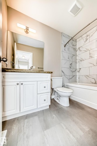 6 Woodvale Village, Edmonton, AB - Indoor Photo Showing Bathroom