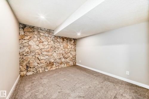 6 Woodvale Village, Edmonton, AB - Indoor Photo Showing Other Room