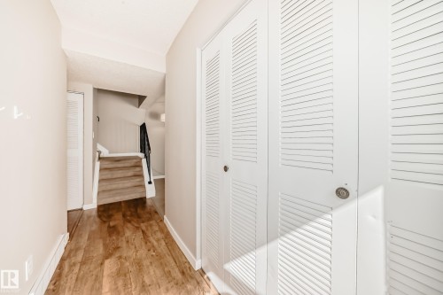 6 Woodvale Village, Edmonton, AB - Indoor Photo Showing Other Room