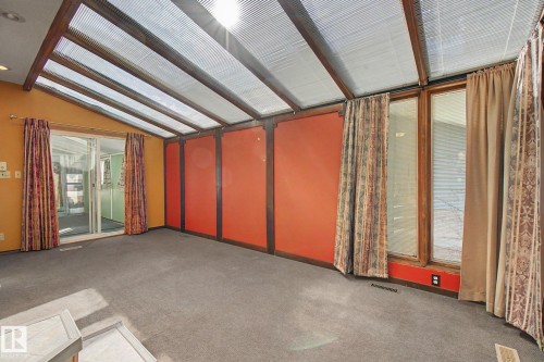 6223 139 Avenue, Edmonton, AB - Indoor Photo Showing Other Room