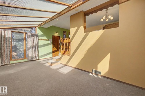6223 139 Avenue, Edmonton, AB - Indoor Photo Showing Other Room