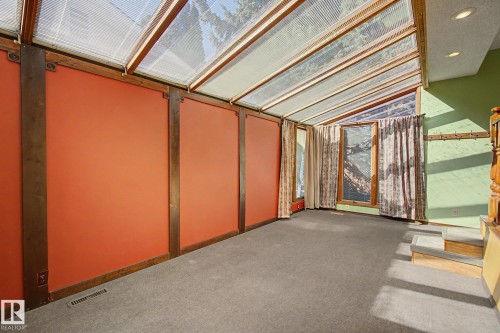 6223 139 Avenue, Edmonton, AB - Indoor Photo Showing Other Room