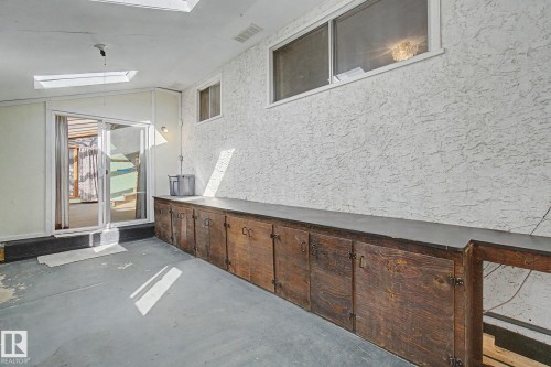6223 139 Avenue, Edmonton, AB - Indoor Photo Showing Other Room