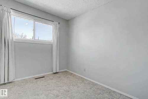 6223 139 Avenue, Edmonton, AB - Indoor Photo Showing Other Room