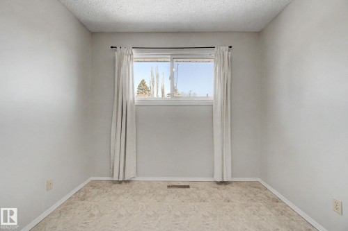 6223 139 Avenue, Edmonton, AB - Indoor Photo Showing Other Room