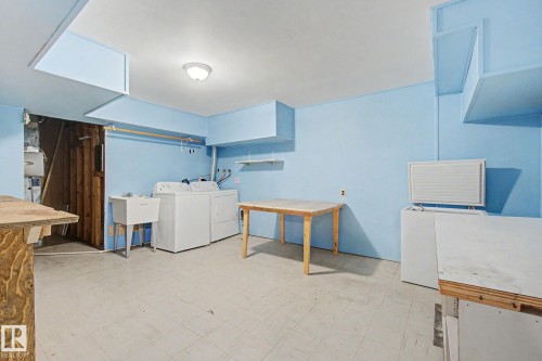 6223 139 Avenue, Edmonton, AB - Indoor Photo Showing Laundry Room