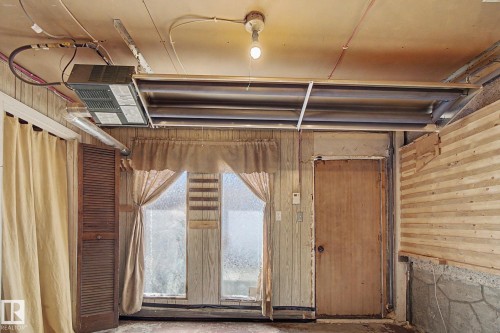 6223 139 Avenue, Edmonton, AB - Indoor Photo Showing Other Room