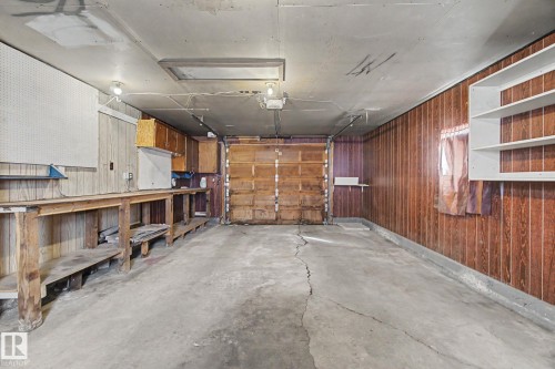 6223 139 Avenue, Edmonton, AB - Indoor Photo Showing Garage