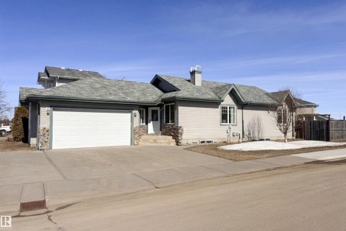 9701 87 Street  Morinville, AB T8R 1V2