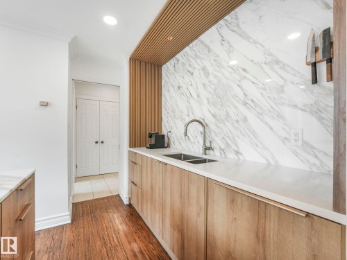 601 11826 100 Avenue, Edmonton, AB - Indoor Photo Showing Kitchen With Double Sink