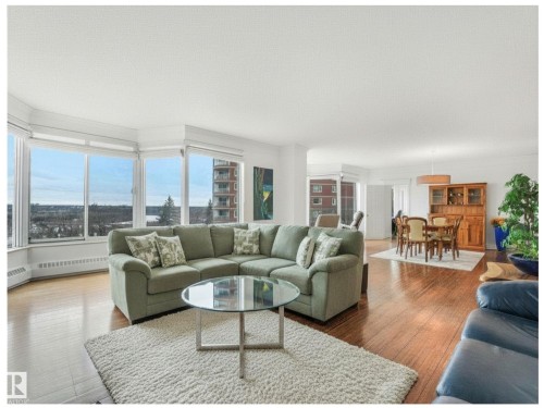 601 11826 100 Avenue, Edmonton, AB - Indoor Photo Showing Living Room