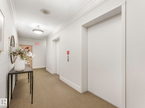 601 11826 100 Avenue, Edmonton, AB - Indoor Photo Showing Other Room