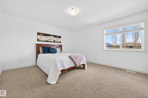 1004 Secord Promenade, Edmonton, AB - Indoor Photo Showing Bedroom