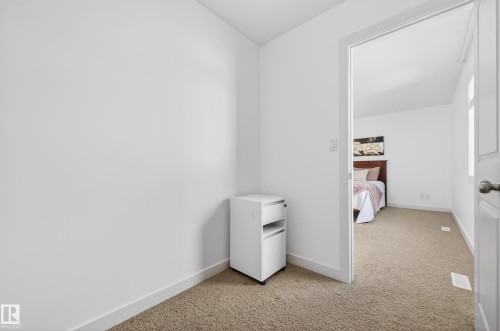 1004 Secord Promenade, Edmonton, AB - Indoor