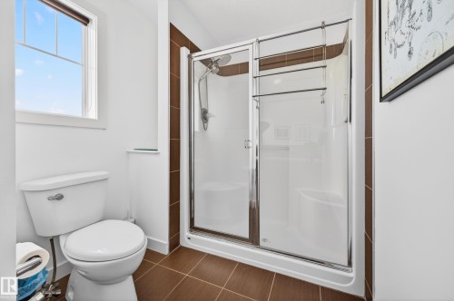1004 Secord Promenade, Edmonton, AB - Indoor Photo Showing Bathroom