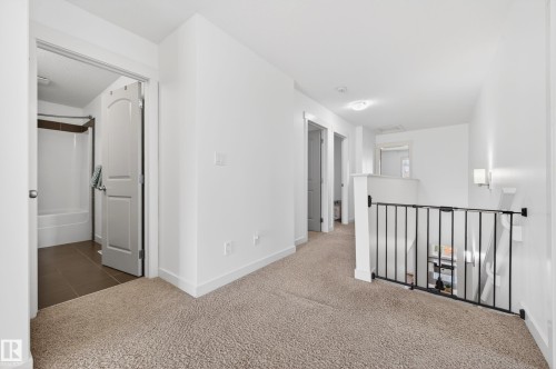 1004 Secord Promenade, Edmonton, AB - Indoor Photo Showing Other Room