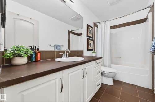 1004 Secord Promenade, Edmonton, AB - Indoor Photo Showing Bathroom