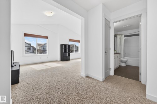 1004 Secord Promenade, Edmonton, AB - Indoor Photo Showing Other Room