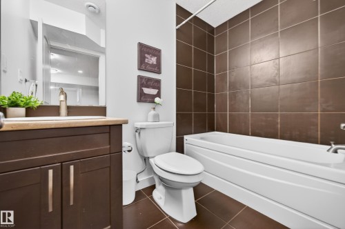 1004 Secord Promenade, Edmonton, AB - Indoor Photo Showing Bathroom