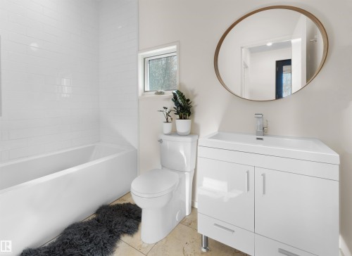 9651 87 Avenue, Edmonton, AB - Indoor Photo Showing Bathroom