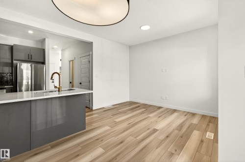 Unit 9 1910 Collip View, Edmonton, AB - Indoor Photo Showing Kitchen With Upgraded Kitchen