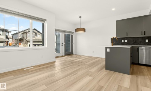 Unit 9 1910 Collip View, Edmonton, AB - Indoor Photo Showing Kitchen