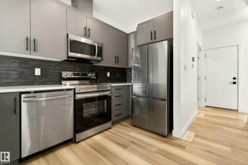 Unit 9 1910 Collip View, Edmonton, AB - Indoor Photo Showing Kitchen