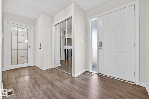 30 903 109 Street, Edmonton, AB - Indoor Photo Showing Other Room