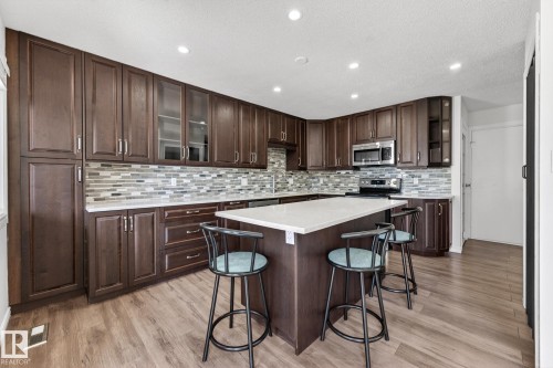 30 903 109 Street, Edmonton, AB - Indoor Photo Showing Kitchen With Upgraded Kitchen