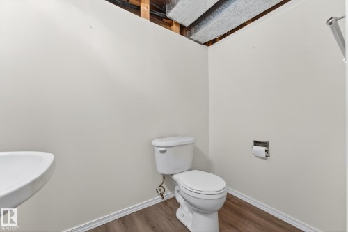 30 903 109 Street, Edmonton, AB - Indoor Photo Showing Bathroom