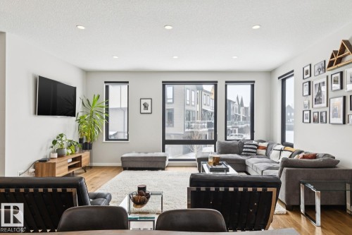 9 1304 Rutherford Road, Edmonton, AB - Indoor Photo Showing Living Room