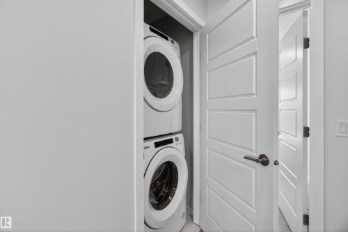 2422 Trumpeter Way, Edmonton, AB - Indoor Photo Showing Laundry Room