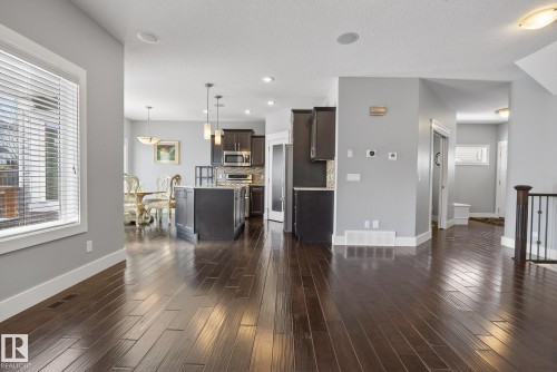 1519 Chapman Way, Edmonton, AB - Indoor