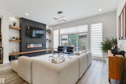 12444 Lansdowne Drive, Edmonton, AB - Indoor Photo Showing Living Room With Fireplace
