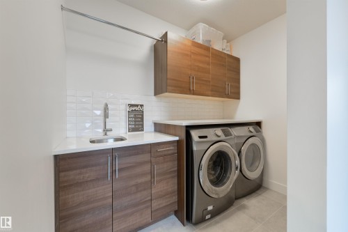 12444 Lansdowne Drive, Edmonton, AB - Indoor Photo Showing Laundry Room