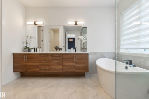 12444 Lansdowne Drive, Edmonton, AB - Indoor Photo Showing Bathroom