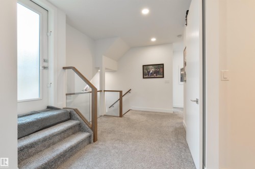 12444 Lansdowne Drive, Edmonton, AB - Indoor Photo Showing Other Room
