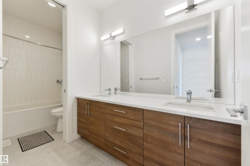 12444 Lansdowne Drive, Edmonton, AB - Indoor Photo Showing Bathroom