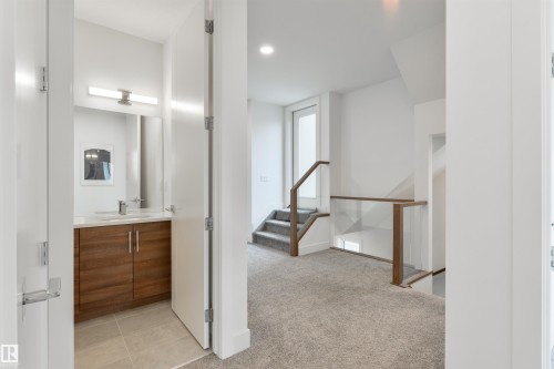 12444 Lansdowne Drive, Edmonton, AB - Indoor Photo Showing Other Room