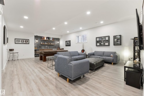 12444 Lansdowne Drive, Edmonton, AB - Indoor