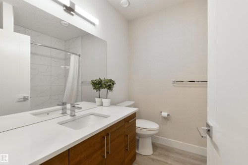 12444 Lansdowne Drive, Edmonton, AB - Indoor Photo Showing Bathroom