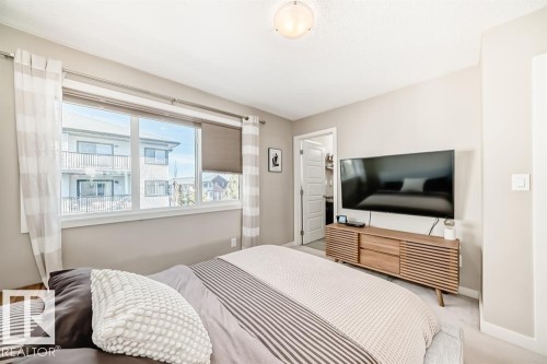 3346 15A Avenue, Edmonton, AB - Indoor Photo Showing Bedroom