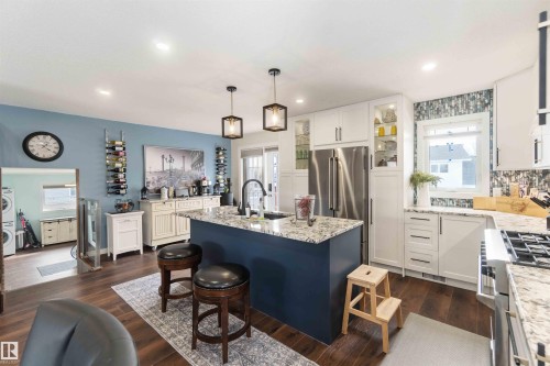 4515 56A Avenue, Stony Plain, AB - Indoor Photo Showing Kitchen With Upgraded Kitchen