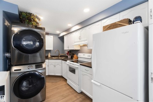 4515 56A Avenue, Stony Plain, AB - Indoor Photo Showing Laundry Room