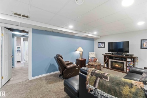 4515 56A Avenue, Stony Plain, AB - Indoor Photo Showing Other Room