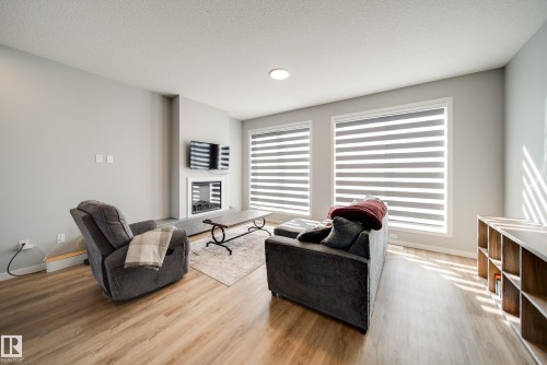 3330 Kulay Way, Edmonton, AB - Indoor Photo Showing Living Room