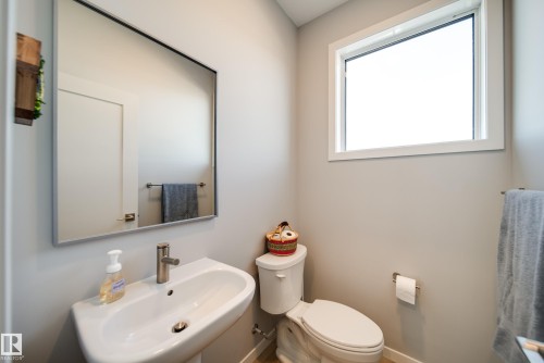 3330 Kulay Way, Edmonton, AB - Indoor Photo Showing Bathroom
