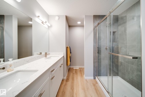 3330 Kulay Way, Edmonton, AB - Indoor Photo Showing Bathroom