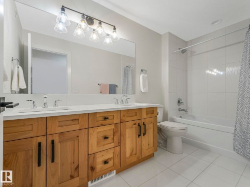 7215 May Road, Edmonton, AB - Indoor Photo Showing Bathroom